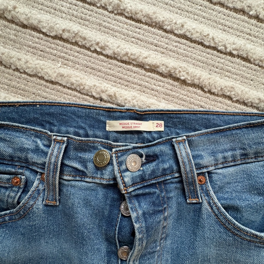 Levi's Women's High Rise Jeans - Blue - Picture 2 of 3